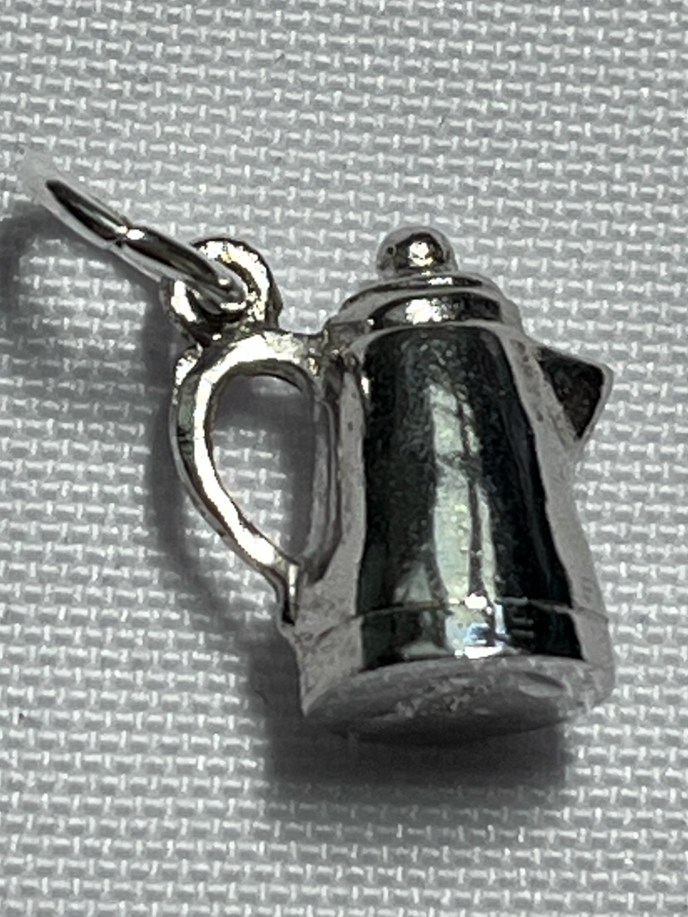 Silver Teapot Charm Pendant
Classic 
Sterling Silver
Vintage